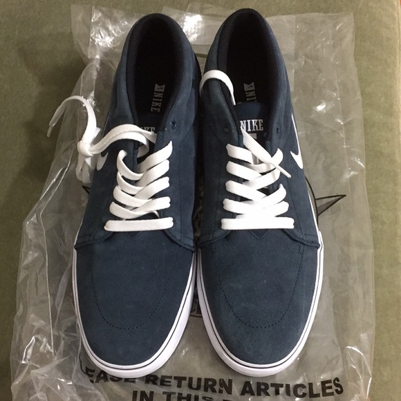 Men’s NIKE size 14 BNWOT - Picture 2 of 8